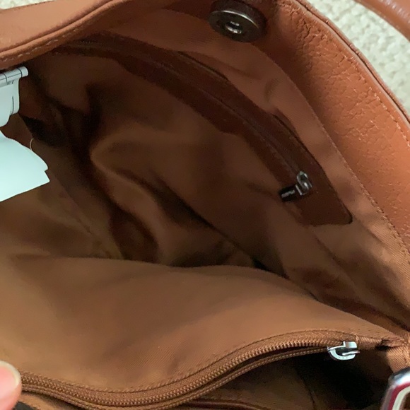 Danier leather purse - Picture 10 of 11